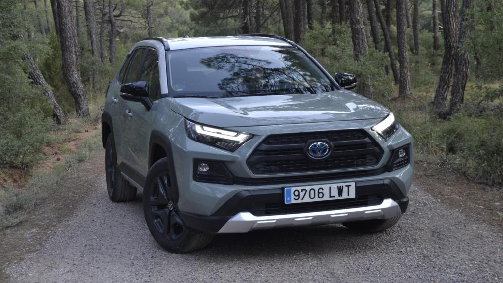 El objetivo de lanzar esta versión es darle una imagen más de 4x4 al Toyota RAV4.