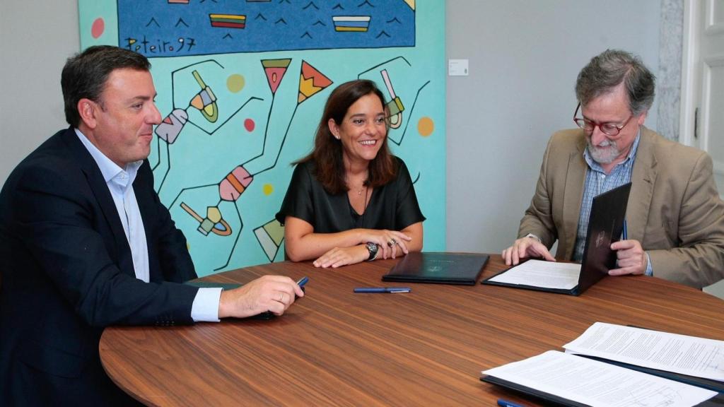 Firman del convenio de colaboración en la Diputación.