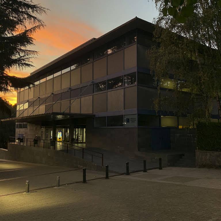 Biblioteca Concepción Arenal. Fuente: usc.es