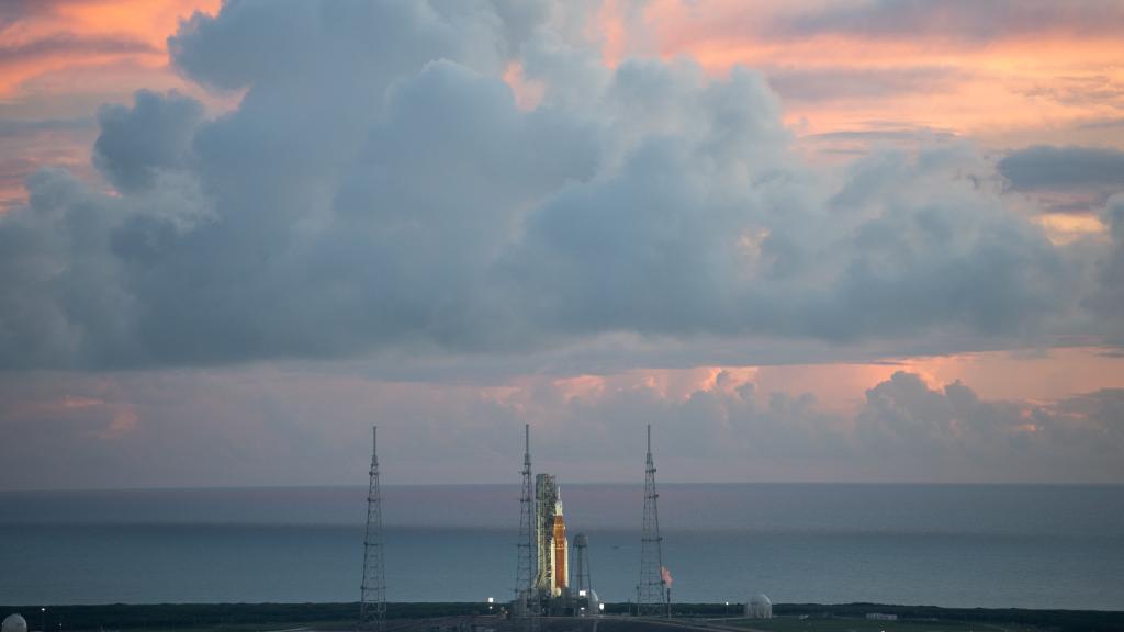 Nubes sobre la plataforma de lanzamiento