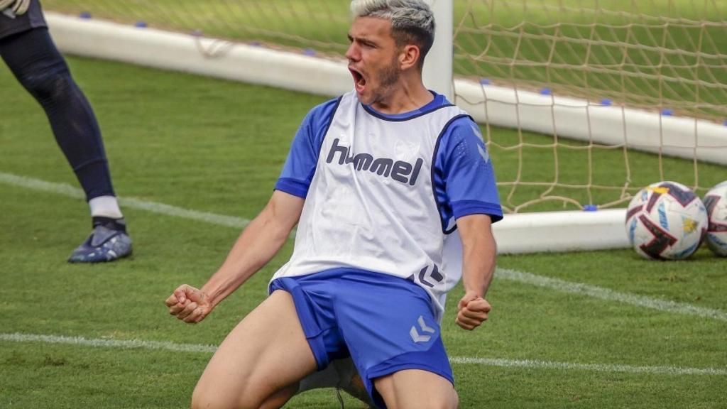 Álex Gallar durante un entrenamiento en La Rosaleda