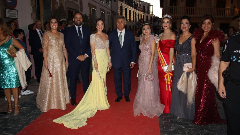 El presidente regional del PP, Paco Núñez, asistió junto al alcalde de Miguel Esteban, Pedro Casas, a la gala