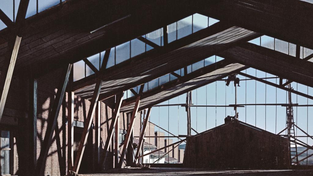 Centro de enseñanza en Herrera de Pisuerga, Palencia, de Corrales y Molezún (1956). ©Servicio Histórico Fundación Arquitectura COAM