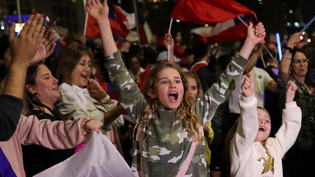 Partidarios del 'no' celebran el rechazo de la nueva Constitución.