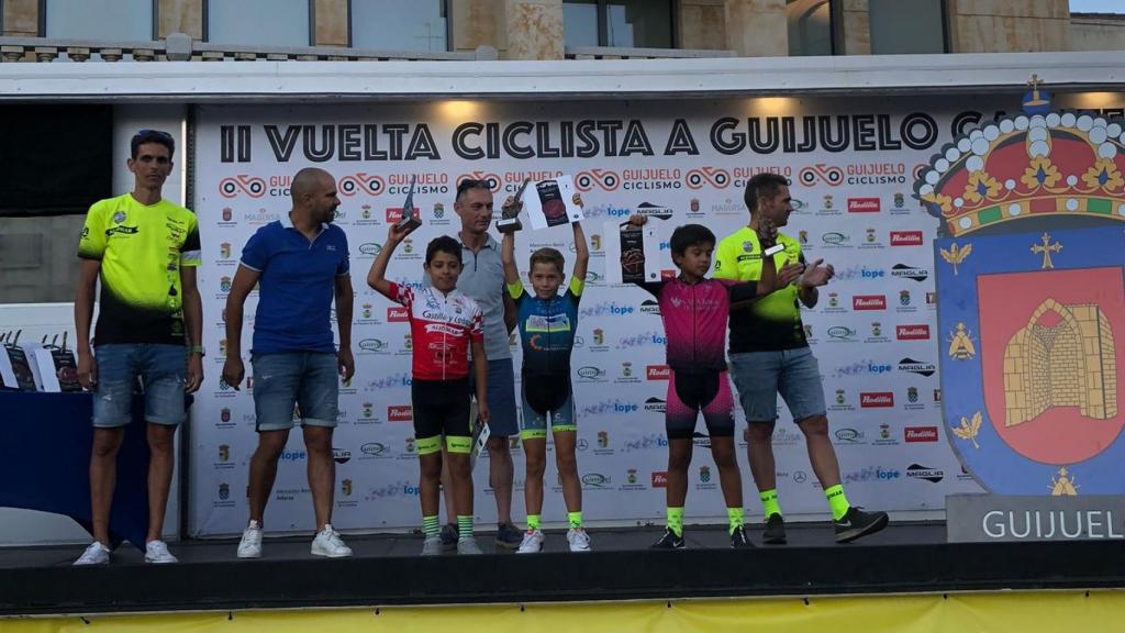 Enzo García, de la Escuela de Ciclismo Salmantina, en lo más alto