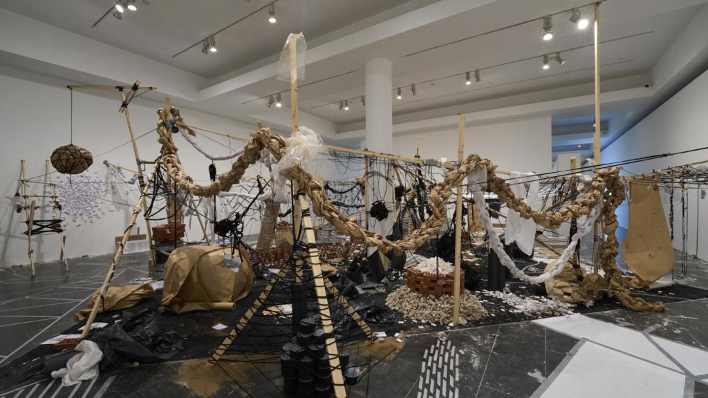 'La familia en desorden', 2018 (2022), en el MACBA. Foto: Miquel Coll