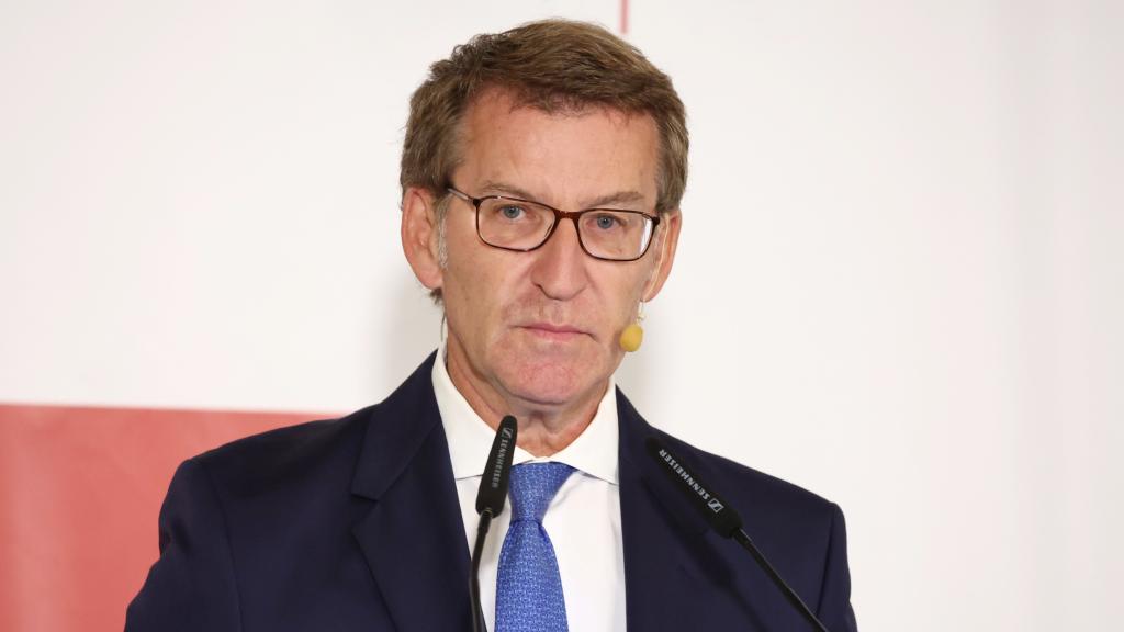 El presidente del Partido Popular, Alberto Núñez Feijóo, hoy en el desayuno informativo de Europa Press.