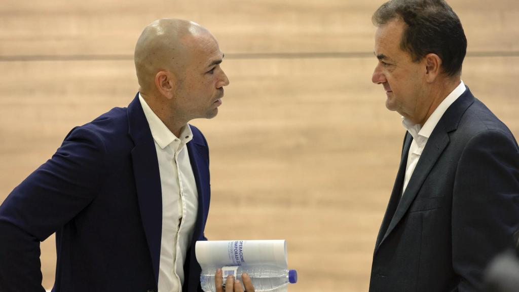 Manolo Gaspar y José María Muñoz en la sala de prensa de La Rosaleda