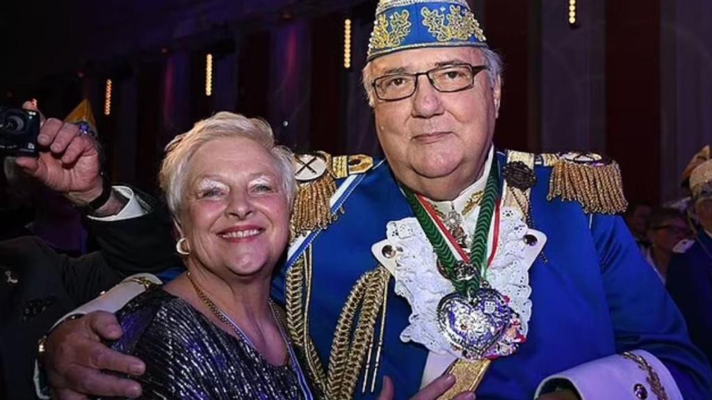 Karl-Pieter Griesmann, y su mujer, Juliane, en una imagen del Carnaval de Colonia.