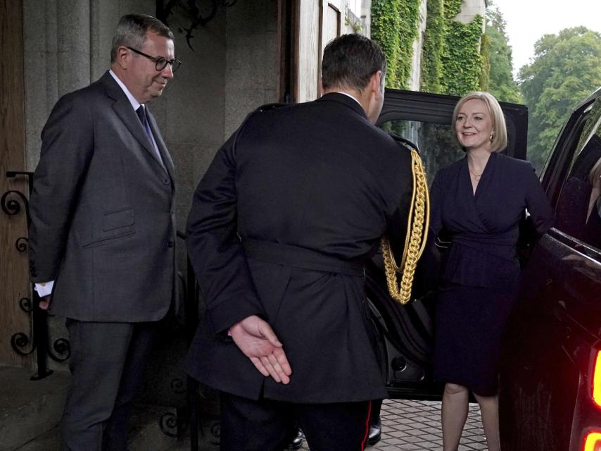 Liz Truss llega al castillo de Balmoral para reunirse con la reina Isabel II.