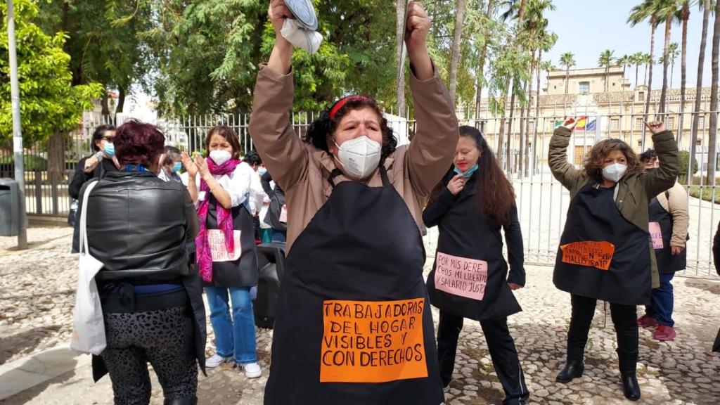 Sady Brítez, presidenta de la Asociación de Trabajadoras del Hogar Sevilla, durante la manifestación del 8 de marzo.