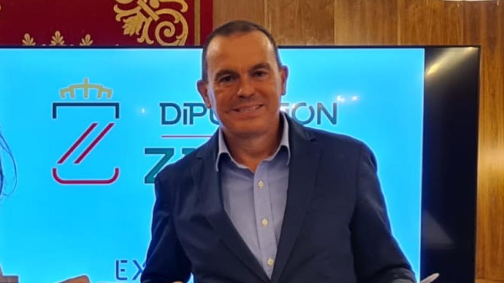 El presidente de la Diputación de Zamora, Francisco Requejo, y la presidenta de Pinza, Paula Echenique