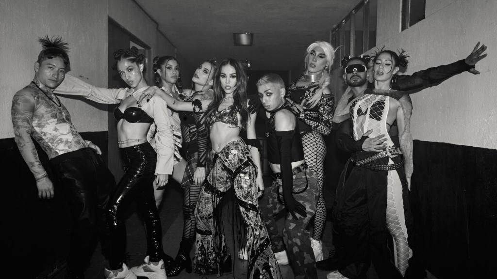 Danna Paola en una de las escenas de 'XT4S1S'.