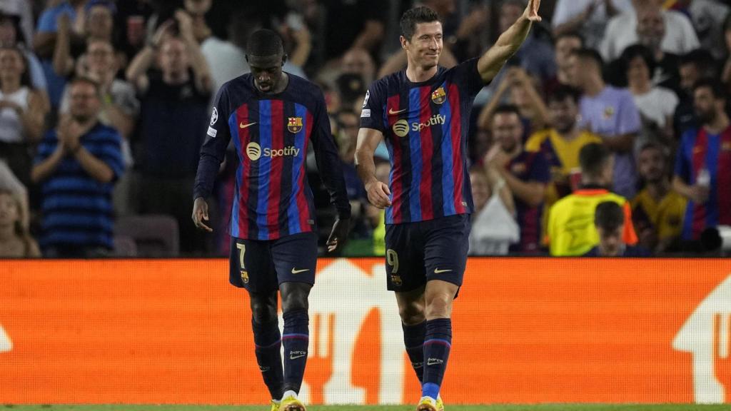 Ousmane Dembélé y Robert Lewandowski.