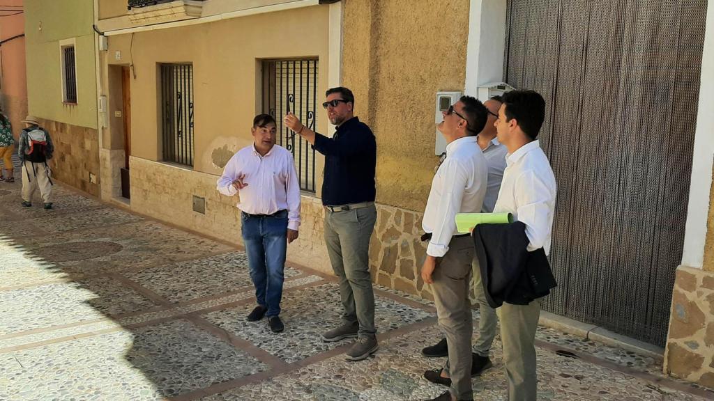 Visita de los diputados de Infraestructuras, Arquitectura y Medio Ambiente en Relleu.