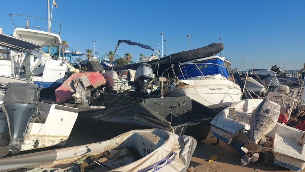 Varias de las 100 lanchas en el embarcadero del Servicio Marítimo de la Guardia Civil en Algeciras.