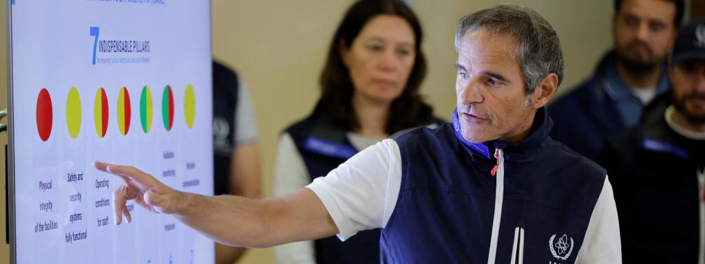 El director de la OIEA, Rafael Grossi, explica la situación de la central de Zaporiyia.