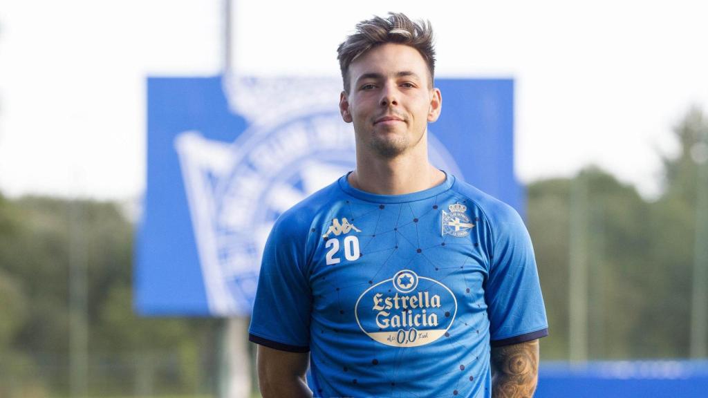 Presentación de Max Svensson como jugador del Dépor.