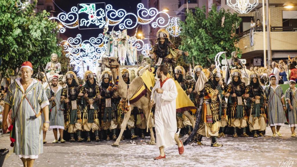 Otra imagen de la Entrada de los Moros y Cristianos de Mutxamel.