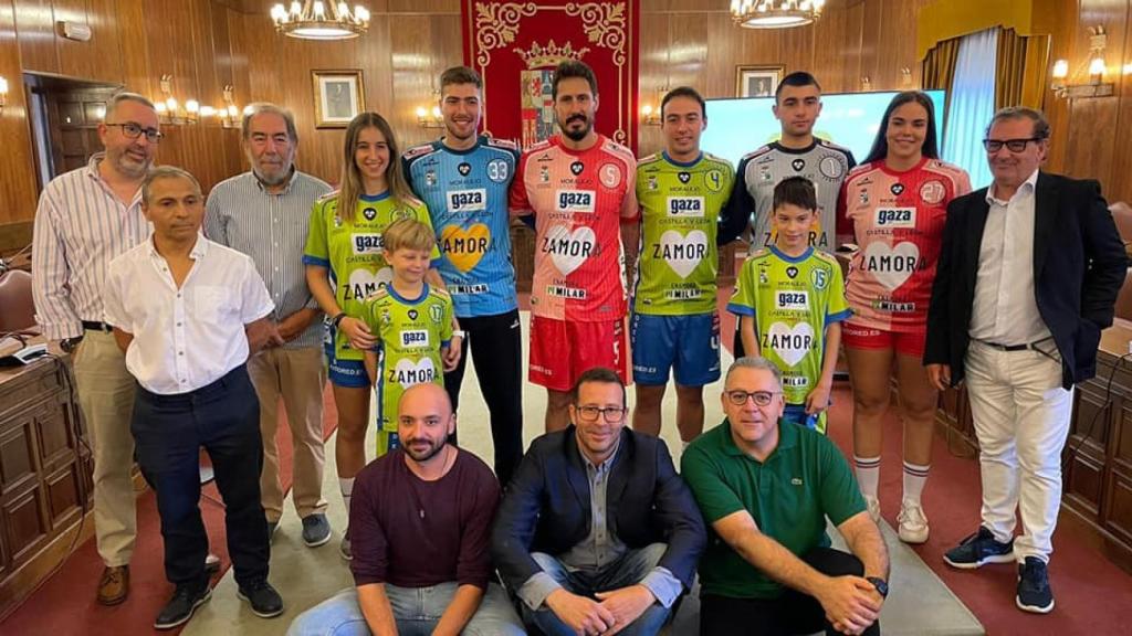 Presentación de la equipación del Balonmano Zamora Enamora