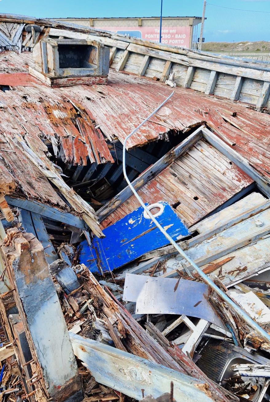 El barco que el Concello de Laxe restaurará en una imagen cedida.