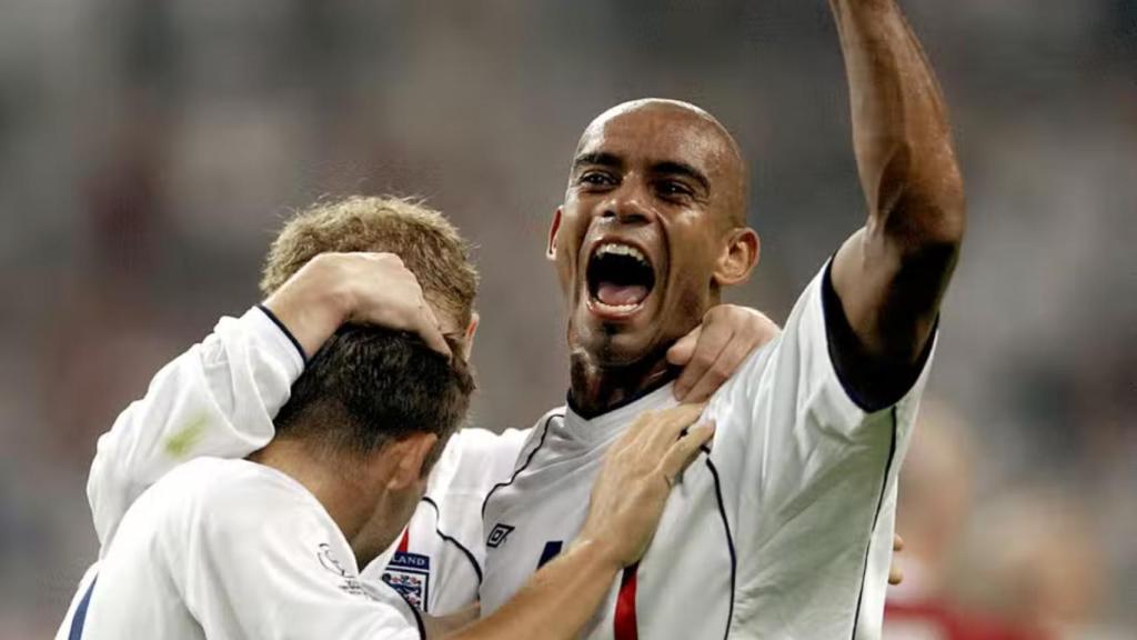 Trevor Sinclair, durante un partido con la selección de Inglaterra