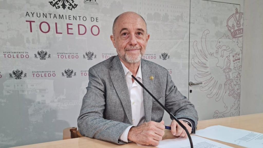 Francisco Rueda, concejal de Empleo, en rueda de prensa