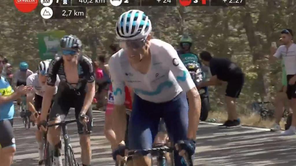 Enric Mas lanza un ataque.