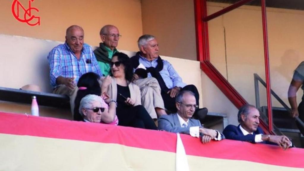 Palco presidencial presidido por Manuel Gutiérrez