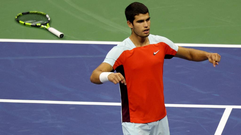 Carlos Alcaraz celebrando la victoria en un partido del US Open 2022