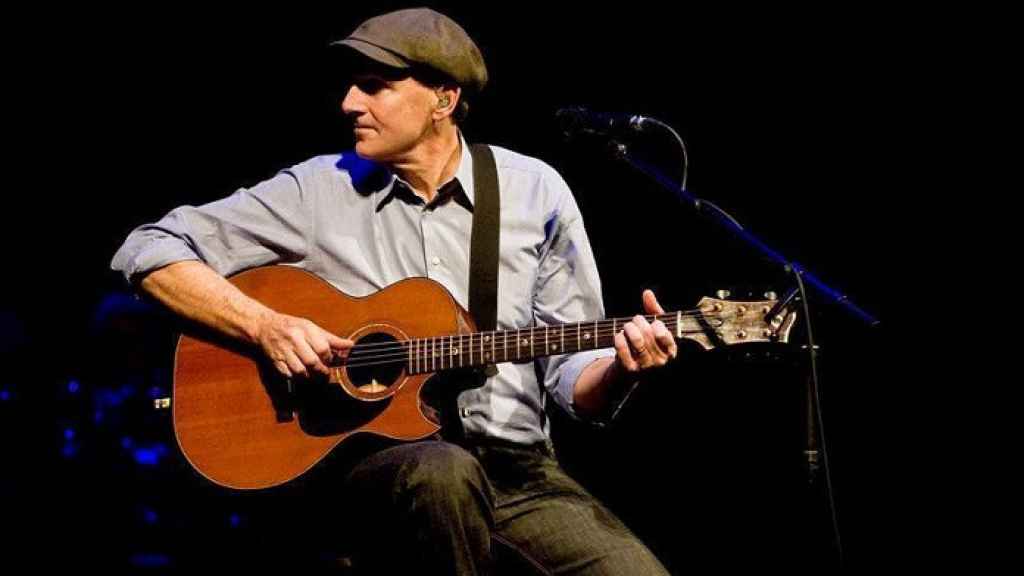 James Taylor, en una de sus actuaciones