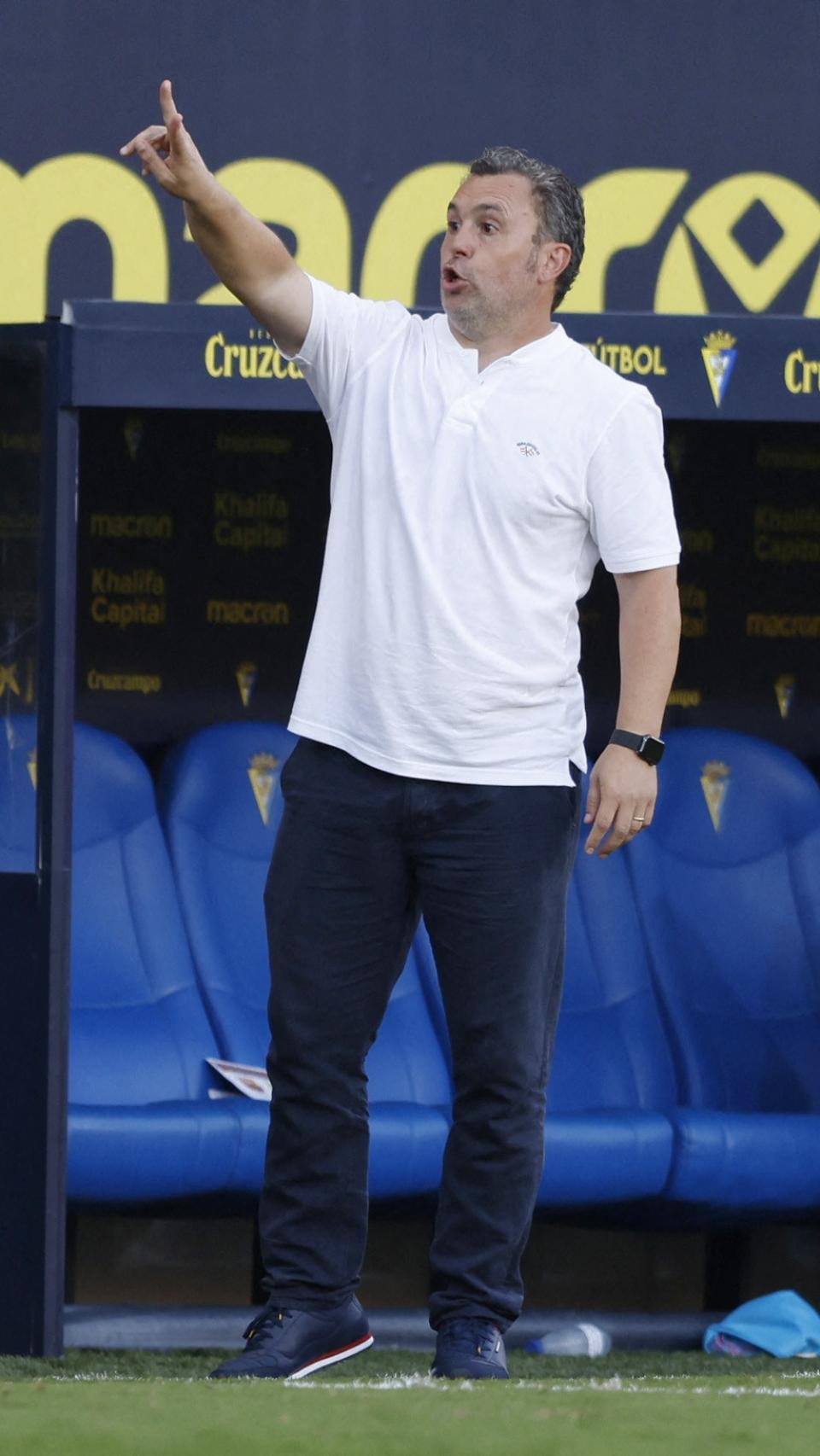 Sergio González, en el banquillo del Cádiz