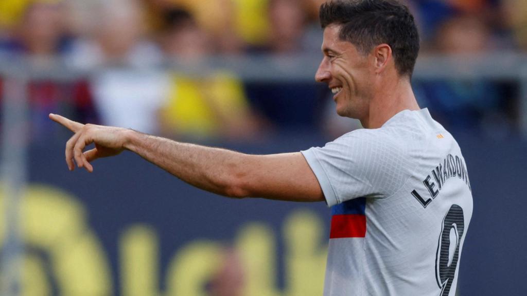 Robert Lewandowski, celebrando un gol con el Barcelona en la temporada 2022/2023