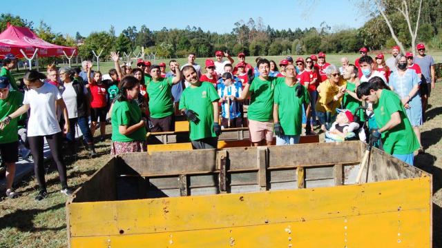 Plantación del huerto terapéutico de Aspronaga, con la colaboración de Coca-Cola.
