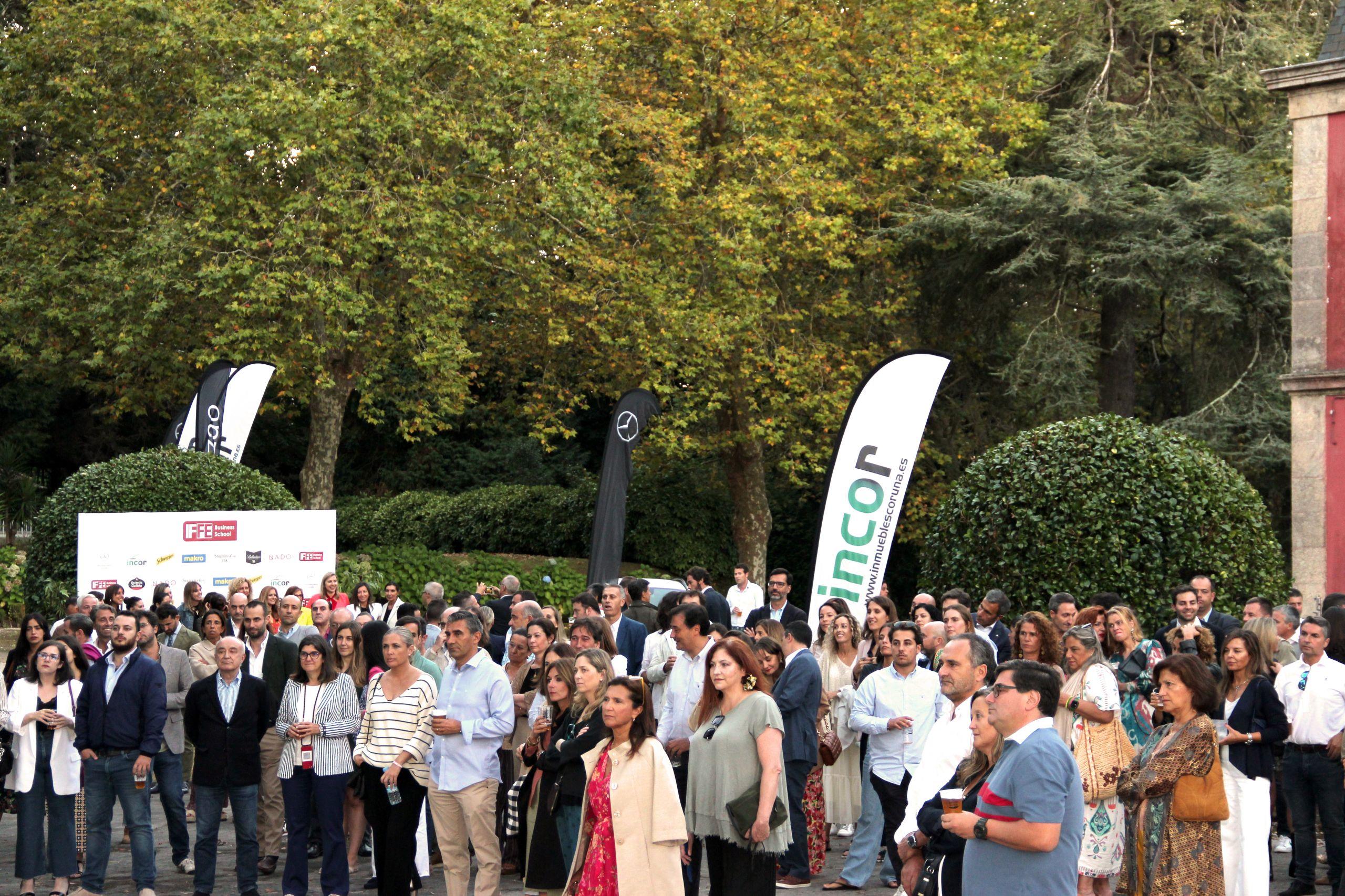 Los asistentes ante la presentación del curso 2022-2023 de IFFE