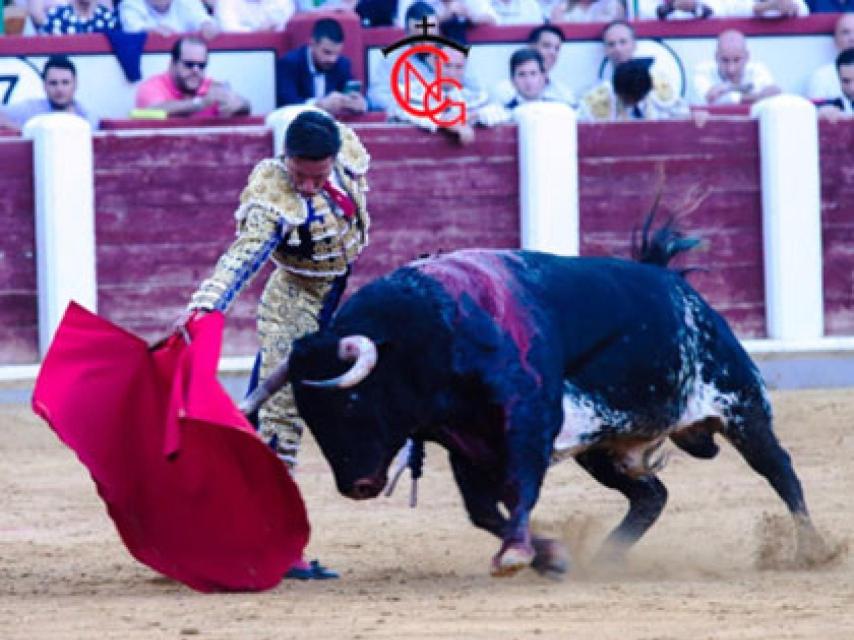 Urdiales llenó de pureza y torería el coso vallisoletano
