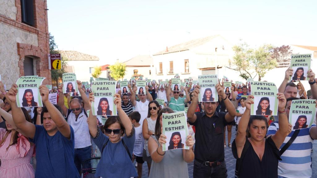 Concentración en Traspinedo por el esclarecimiento de la muerte de Esther López