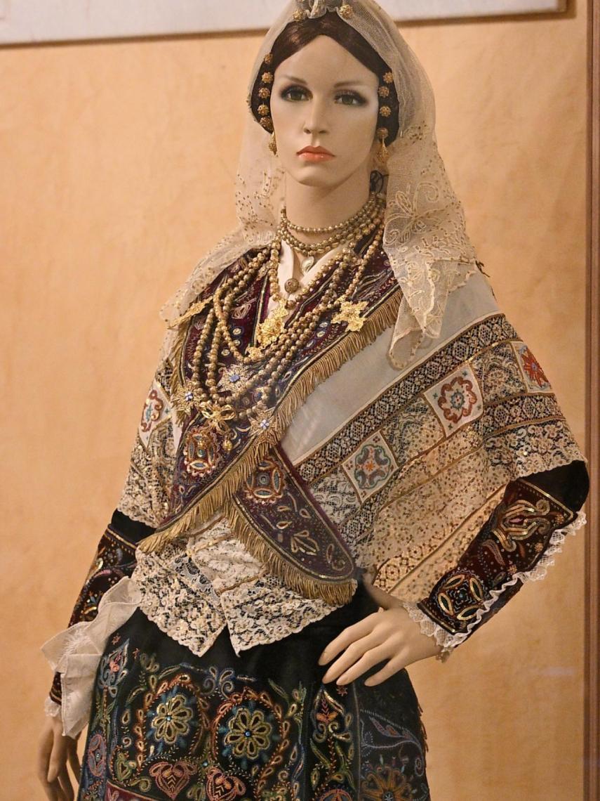 Traje charro que se expondrá en el Ayuntamiento