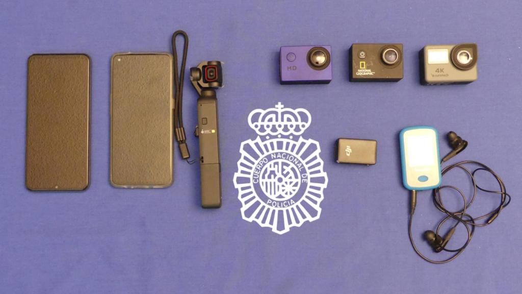 Material decomisado al delincuente sexual por la Policía Nacional de Salamanca