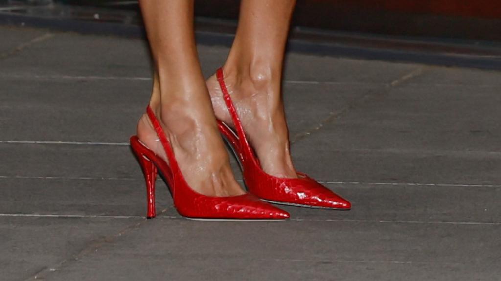 Los tacones de pitón de la Reina.