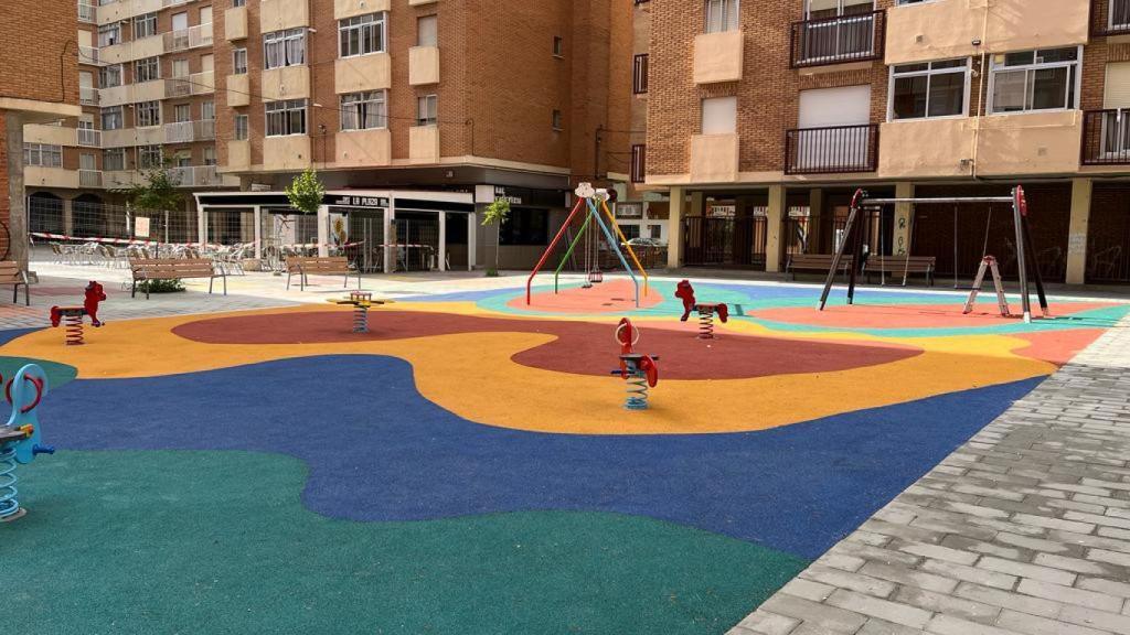 El parque infantil de Los Almendros