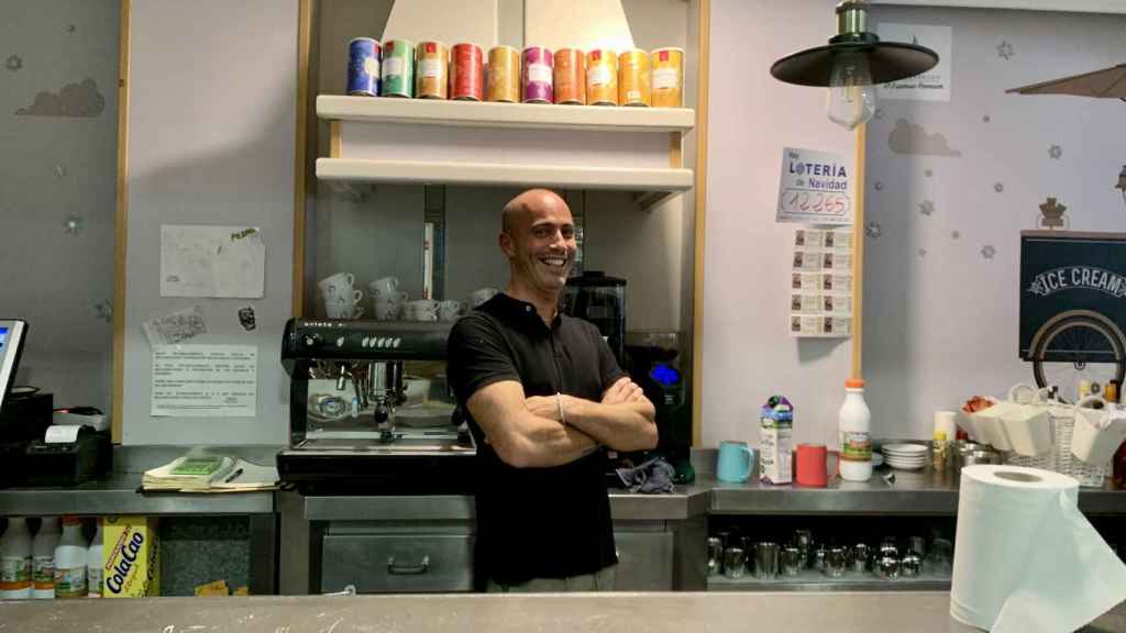 Pablo, dueño de A Baiuca y creador de @elcamarerodetiktok.