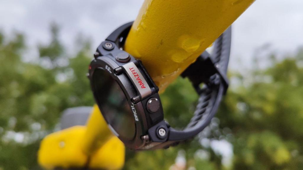 Los botones del Amazfit T-Rex 2