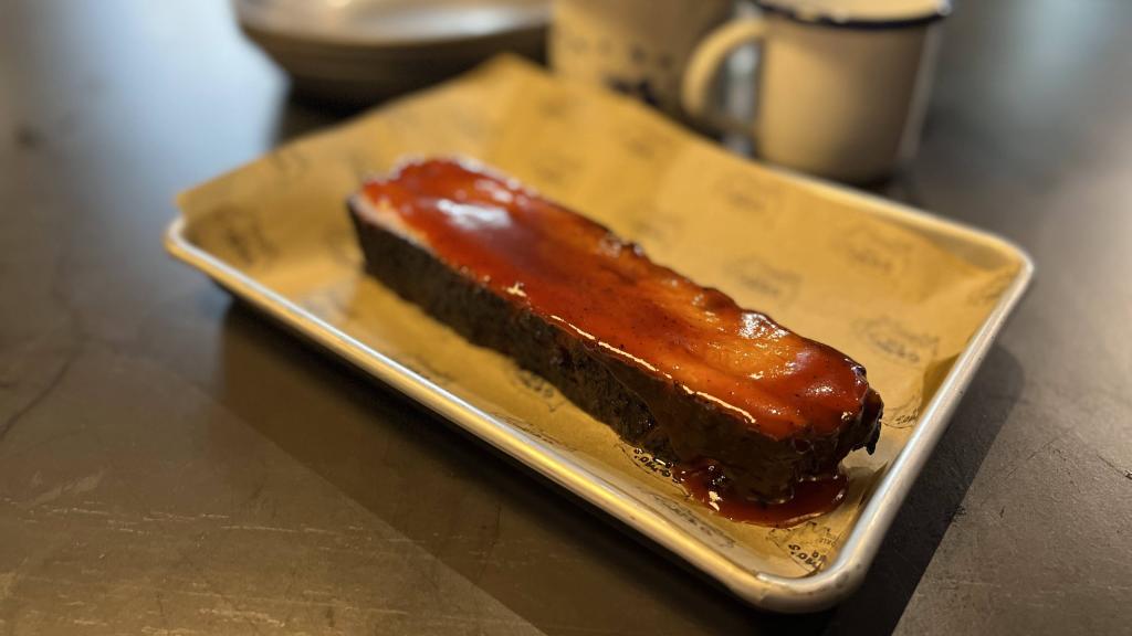 Costilla de cerdo en Samo's BBQ