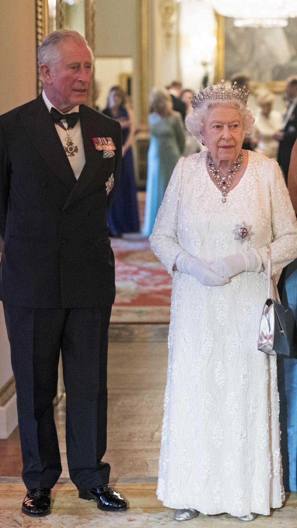 Isabel II deja un gran reto a su sucesor tras su muerte.