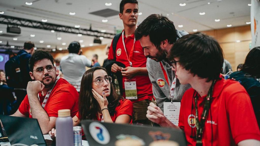 La selección española durante su paticipación en el Europeo de ciberseguridad