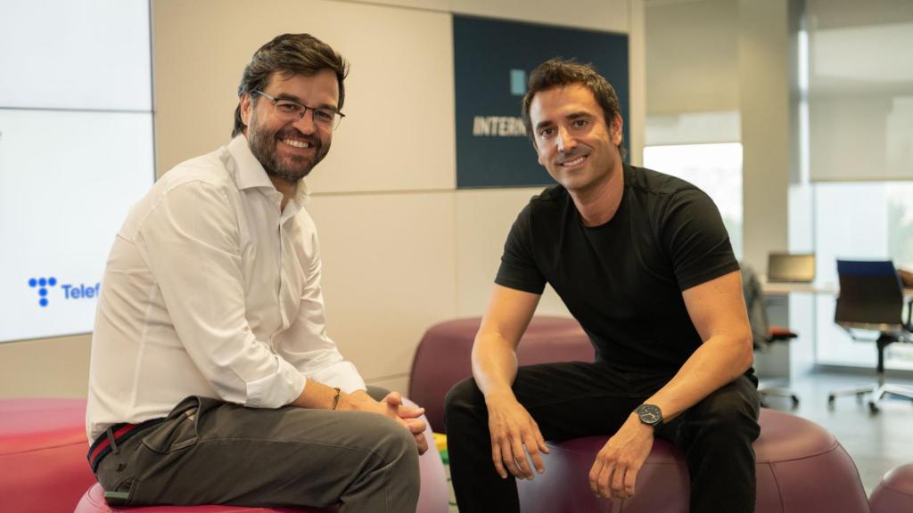 Gonzalo Martín-Villa, consejero delegado de IoT y Big Data de Telefónica Tech, y Xabi Uribe-Etxebarria,  fundador y consejero delegado de Sherpa.ai.