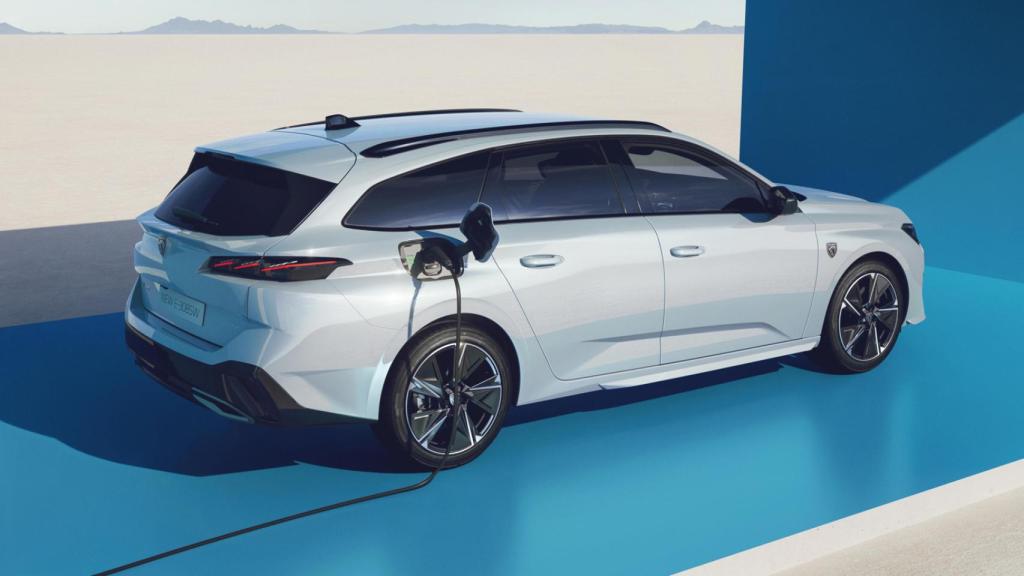 Este Peugeot 308 contará con hasta 400 kilómetros de autonomía.