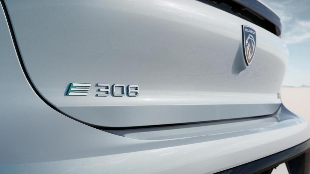Trasera del Peugeot e-308.