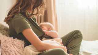 El CSIC revela los dos alimentos clave para las madres recientes: evitan la acumulación de grasa y refuerzan las defensas